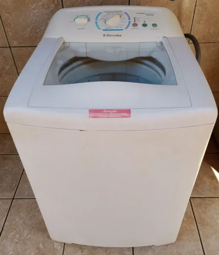 Máquina de lavar roupas Eletrolux 12 kilos
