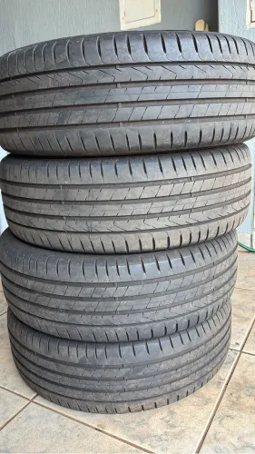 04 pneus Pirelli Scorpion aro 16 - 205/60R16 semi-novos