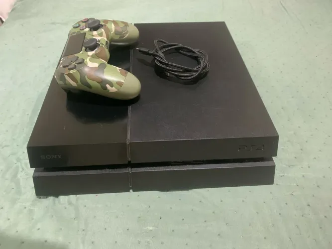 PS4 FAT 500gb + 1 CONTROLE + 3 JOGOS