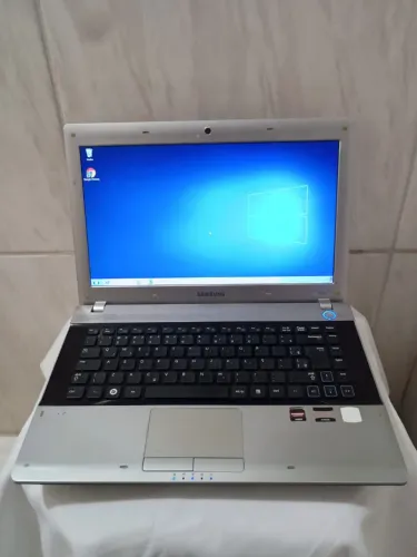 Notebook Samsung AMD com 6gb de RAM/1000gb de HD e bateria boa