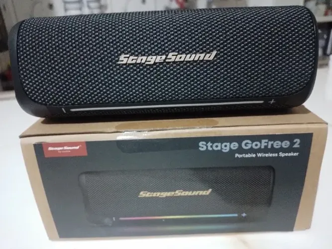 Tronsmart  e jbl ,obs: só coloquei esses nomes pra acharem a caixa stage gofree 2