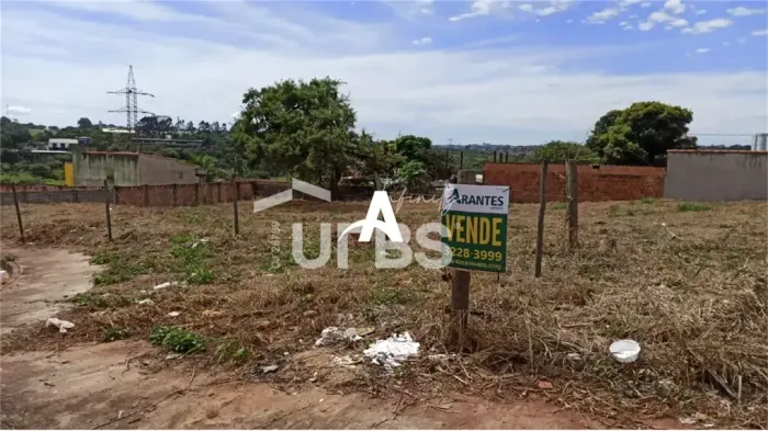 Terreno com 300m² à venda no Taiaman