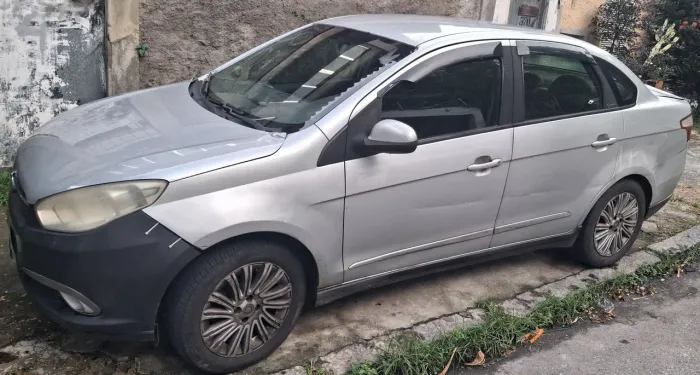 Fiat Grand Siena Essence 1.6 Flex 16V 2014