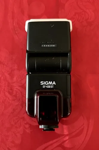Flash Sigma Ef-430 St Para Câmera Fotográfica