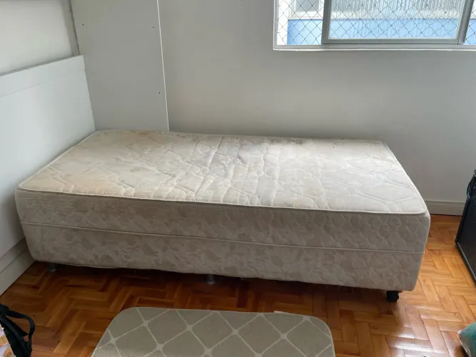 Cama de solteiro box