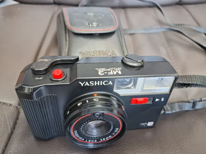 Câmera fotográfica Yashica MF-3