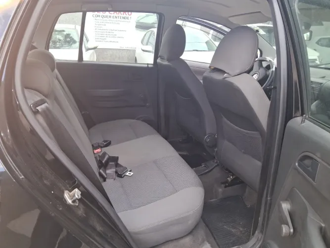 Volkswagen Fox Plus 1.0mi/ 1.0mi Total Flex 8V 4P 2009