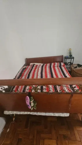Cama queem