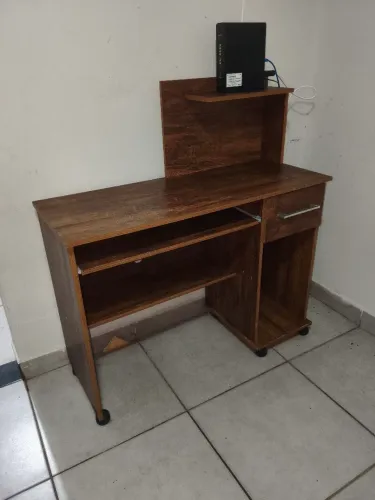 Vendo rack para computador 