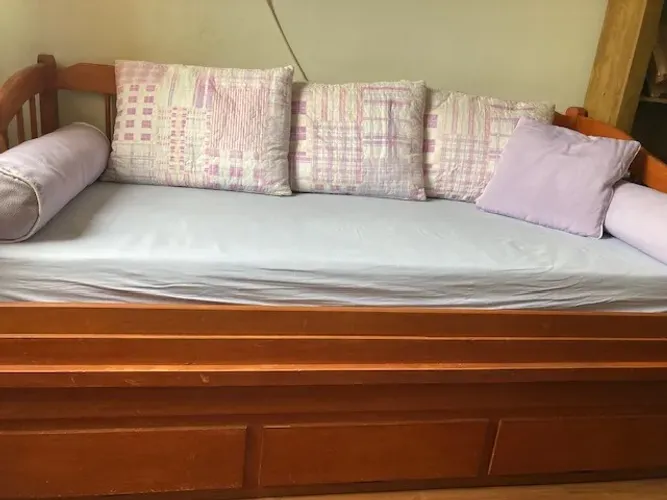 bicama sofa de madeira com gavetas