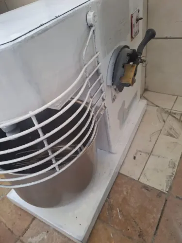 Vendo batedeira de bolo 