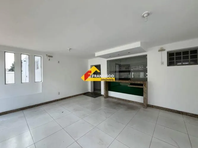 Casa localizada no bairro Centro