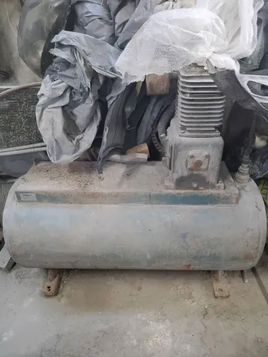 Compressor 250 litros. Marca gilbarco. Usado 