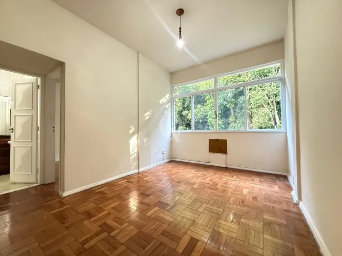 Apartamento em Copacabana: 1 Quarto, 1 Banheiro, 56m²