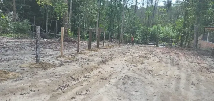 Terreno com igarape km28