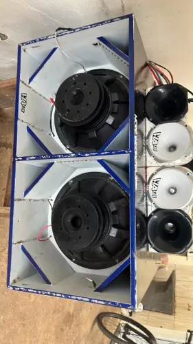 Caixa de som automotivo