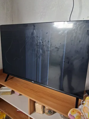 Tv retirada de peças.