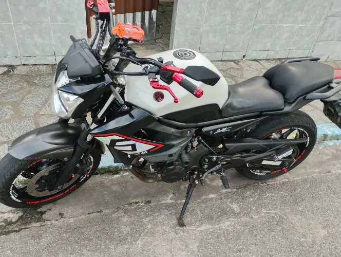 Moto xj6
