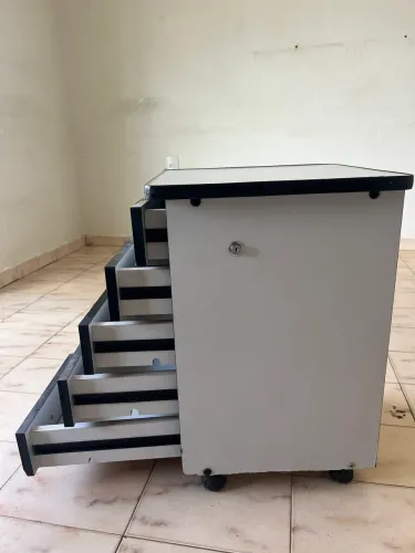 Gaveteiro Multiuso com 5 Gavetas e Rodízios