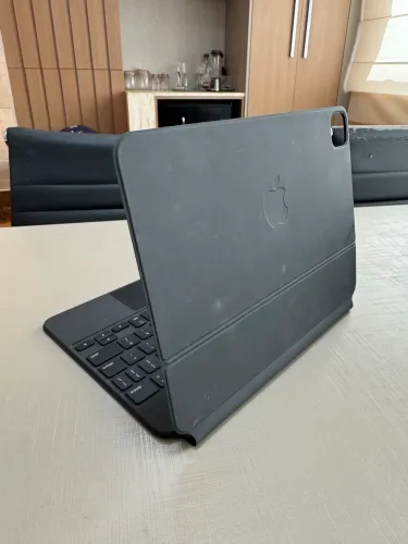 Magic Keyboard para iPad Air 11