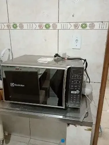 Microondas Electrolux 23 l novo