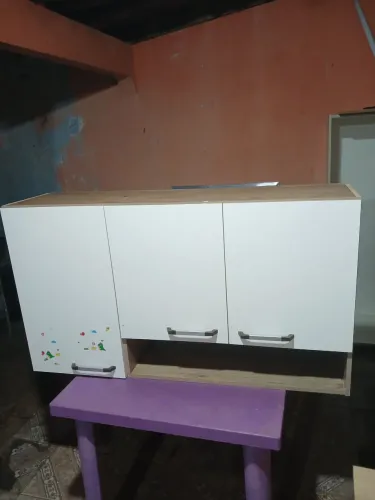 Armário 3 portas entrego 250 reais