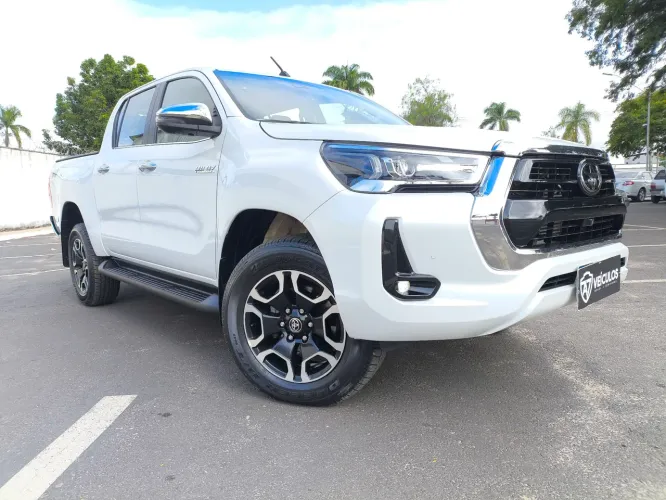 Toyota Hilux CD SRX 4X4 2.8 TDI 16V Diesel Aut. 2025