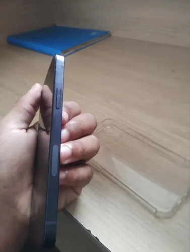 Vendo iPhone 12 muito novo