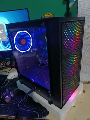 ? PC GAMER RGB ? RYZEN 5 + 16 GB RAM