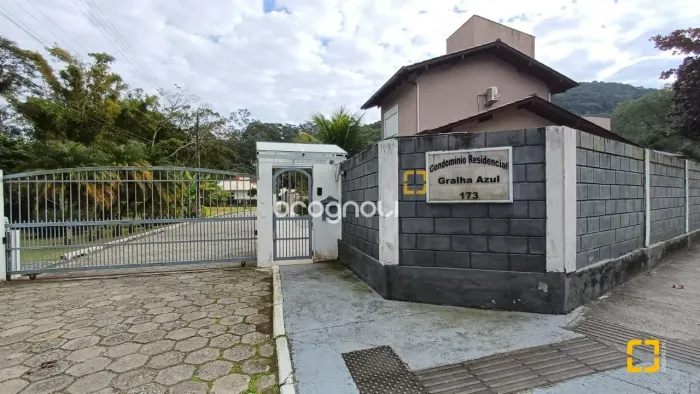Terreno com 1.425m² à venda no Condomínio Gralha Azul - Sambaqui, Florianópolis