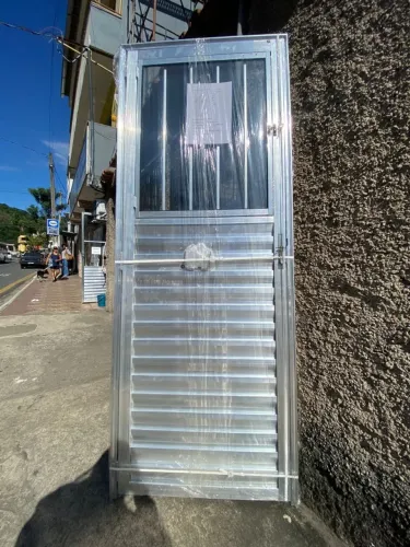 PORTA DE ALÚMINIO COM JANELA E GRADE - MEGA OPORTUNIDADE