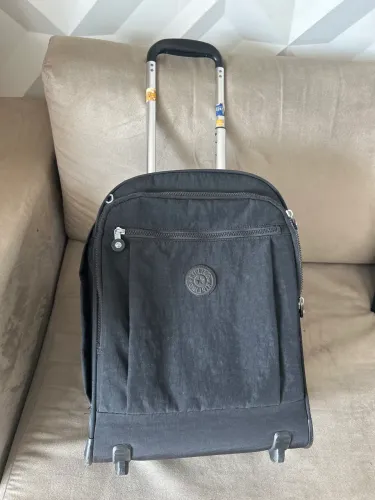 Mochila Kipling semi nova