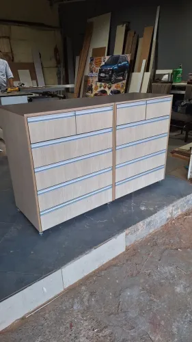 Cômoda MDF 6 Gavetas Madeirado/Branco com Corrediças Deslizantes e Rodízios
