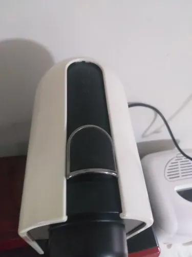 Vendo uma cafeteira para retirar peça