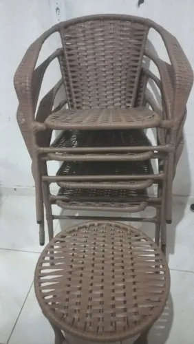 Vende cadeiras novo pra sala com mesa