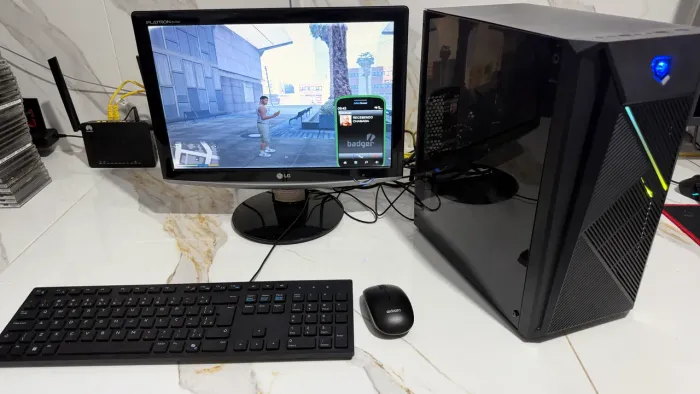 Pc i5 3470 8GB SSD 240 R5 220 tela teclado mouse Rodando GTA V