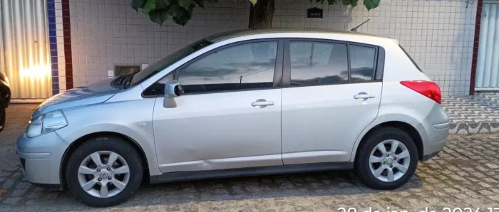 Nissan Tiida S 1.8/1.8 Flex 16V Mec. 2011