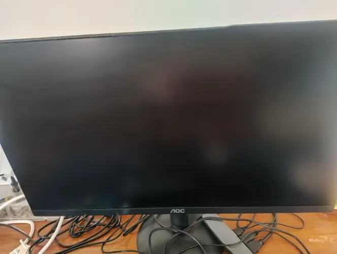 Monitor AOC 120hz Novo excelente 1 mês de uso. Não contém caixa