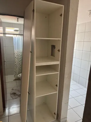 Vendo armário suspenso projetado