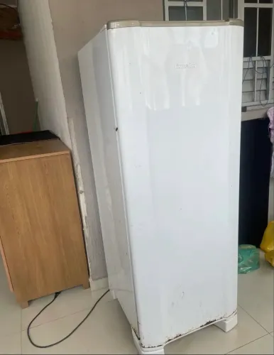 Vendo geladeira Esmaltec 