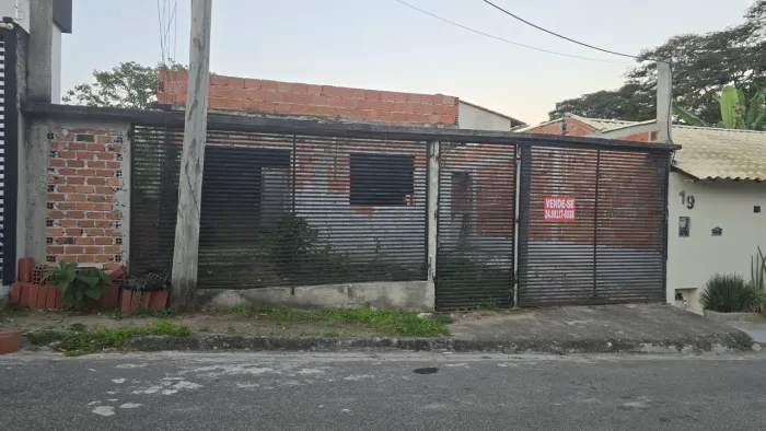 CASA EM CONSTRUÇÃO, TERRENO DE 300m² - ROMA