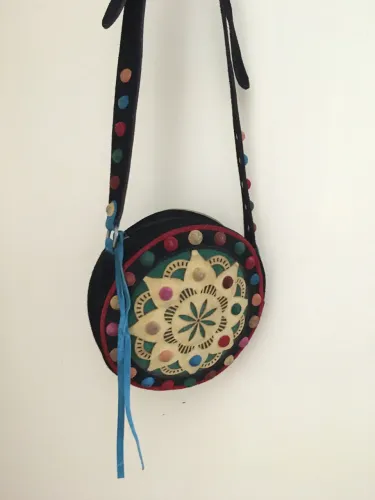 Bolsa camurça couro preta redonda - farm 