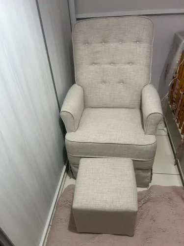 Poltrona com puff - Tecido de linho premium