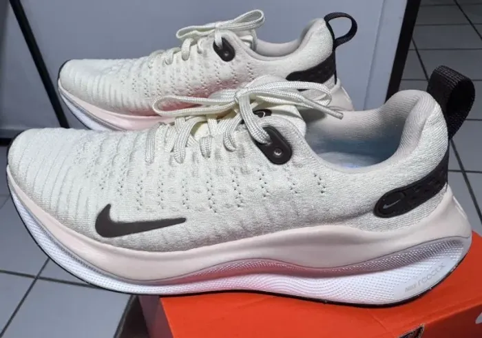 Lindo tênis Nike Reactx Infinity Run 4 - Feminino