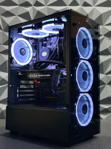 PC Gamer i7 8700K / GTX 1070Ti 8GB / 16GB DDR4 / 240GB + 1TB