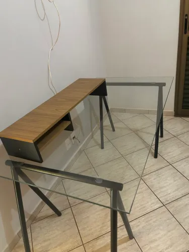 Mesa de Vidro 150x80 com Cavaletes Pretos - Escritório/Home Office