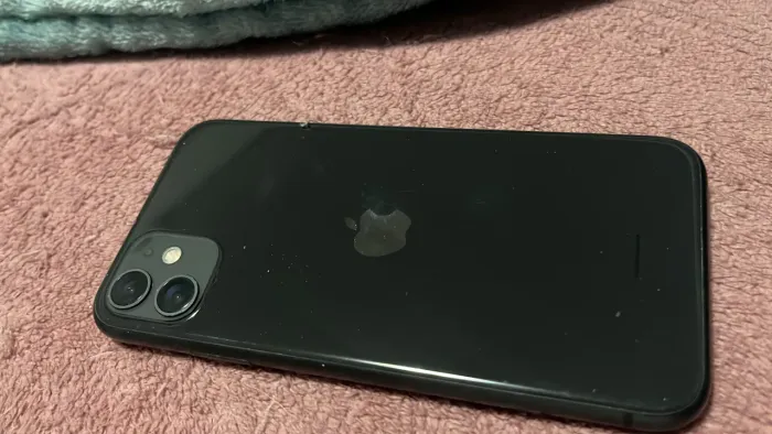 iPhone 11 - usado