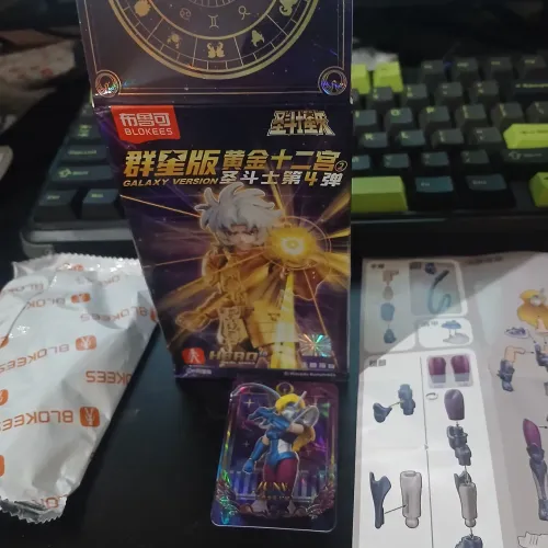 Saint seiya(cavaleiros do zodiaco) blokees JUNE de camaleão novo