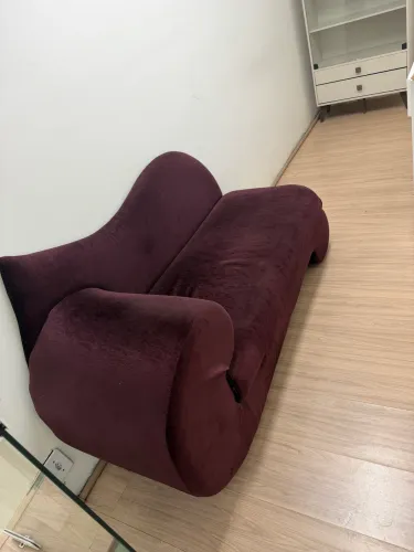 Sofá estilo divã