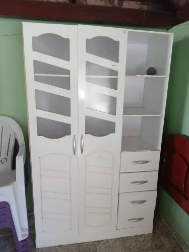 Guarda roupa de criança